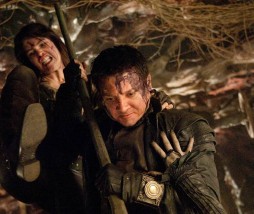 Gemma Arterton y Jeremy Renner en Hansel y Gretel Cazadores de brujas Gemma Arterton y Jeremy Renner en Hansel y Gretel Cazadores de brujas