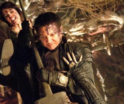 Jeremy Renner y Gemma Arterton Hansel y Gretel: Cazadores de Brujas