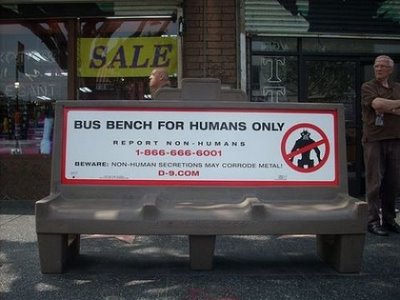 District 9 invade América