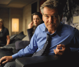 Pierce Prosnan encarna a un ex Primer Ministro lleno de secretos