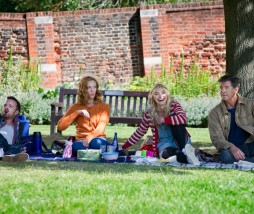 Aaron Paul, Toni Collette, Imogen Poots y Pierce Brosnan