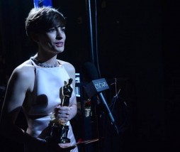 Anne Hathaway después de conseguir el Óscar