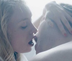 Imagen de Susurros tras la puerta